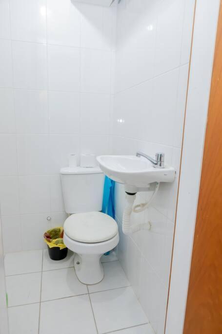 Bacutia, Predio Frente Ao Mar! Apartamento Guarapari