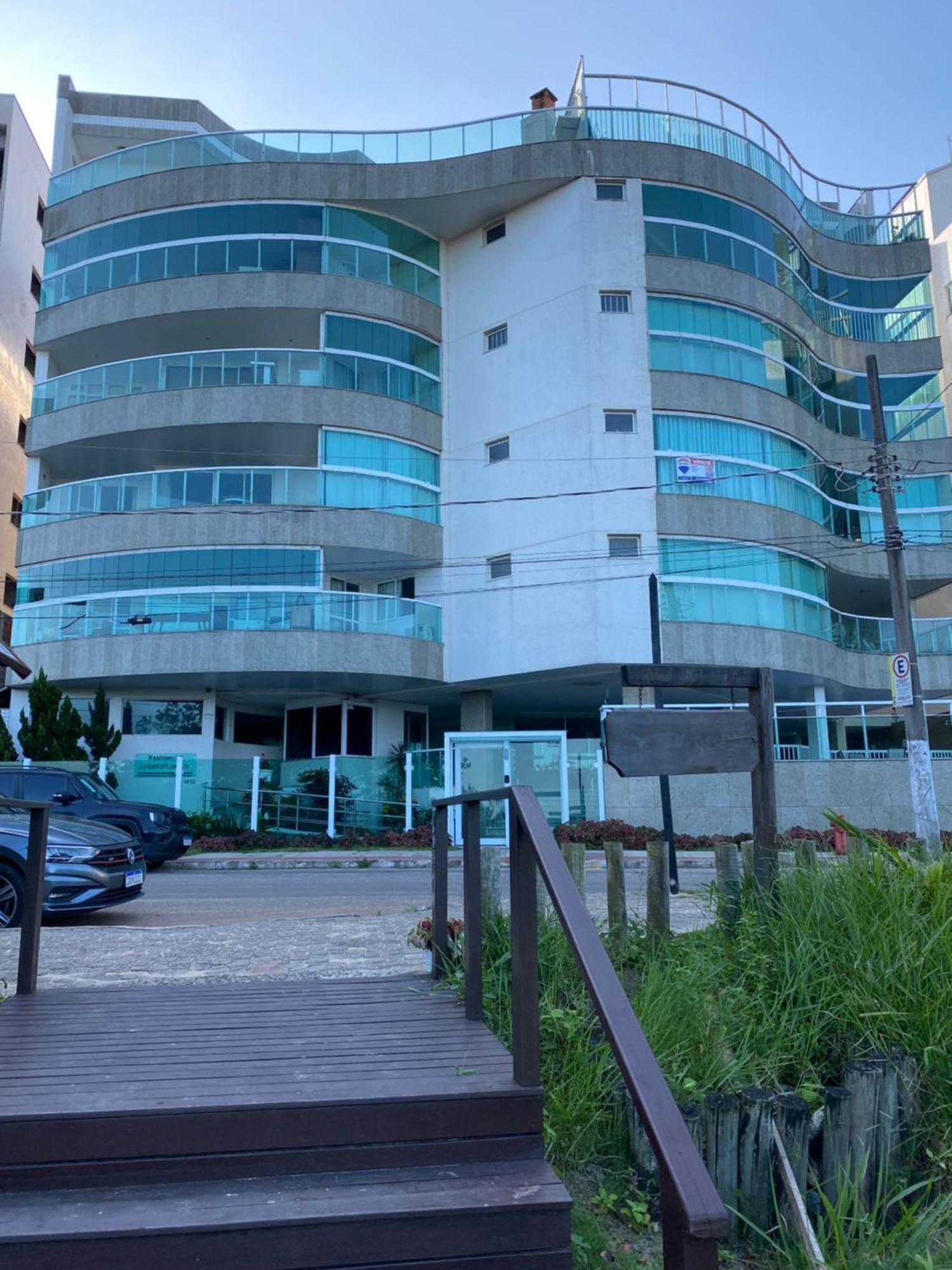 Apartamento Bacutia, Predio Frente Ao Mar! *